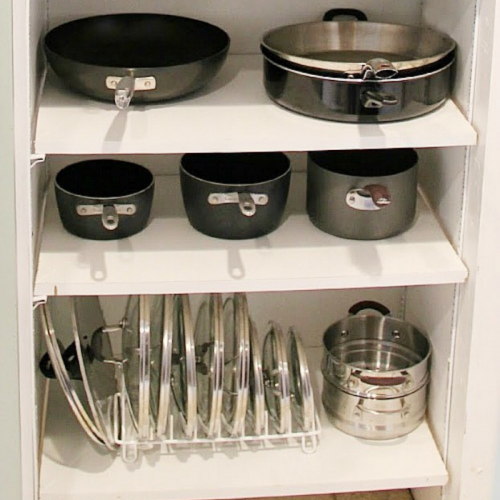 Forrás: https://acultivatednest.com/unique-diy-kitchen-storage-racks/